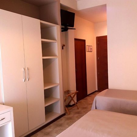 Hotel Astor B&B Лидо ди Класе Екстериор снимка