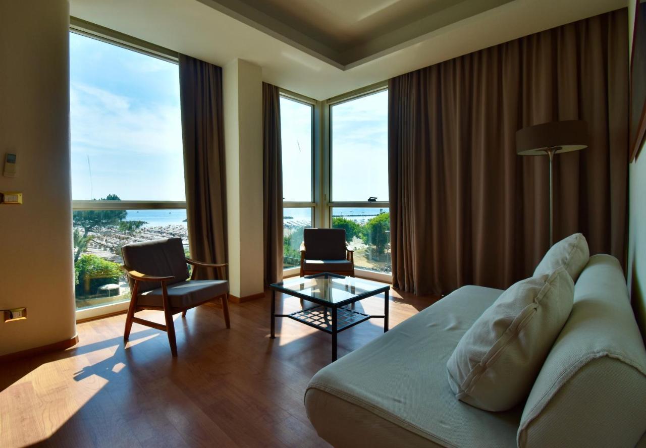 Hotel Astor B&B Лидо ди Класе Екстериор снимка