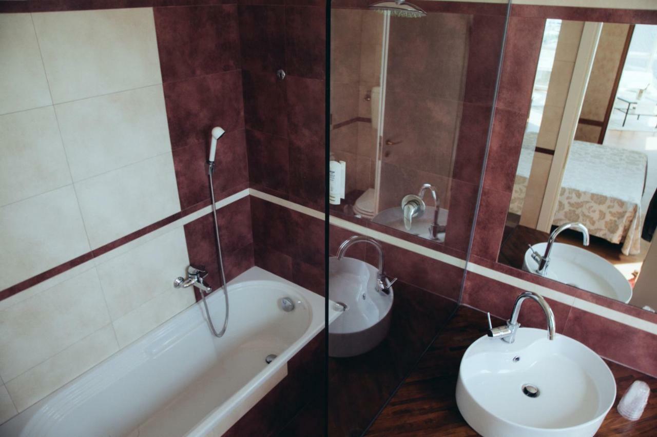 Hotel Astor B&B Лидо ди Класе Екстериор снимка